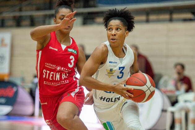 Deeshyra Thomas 03, GISA Lions SV Halle vs Loryn Goodwin Herner TC GISA Lions SV Halle vs Herner TC Basketball 1 Bundesliga ERDGAS Sportarena Halle Saale 24 01 2021 Photo Holger John Sachsen Anhalt Germany ERDGAS Sportarena Halle Saale