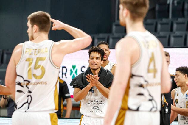 Center 03 Garai Zeeb Basketball Lions Braunschweig Brose Bamberg Basketball Lions Braunschweig easyCredit BBL Basketball Bundesliga Basketball Season 2020 21 14 Matchday, 24 01 2021 Bamberg, Brose Arena Copyright: DanielxLöb