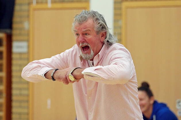 24 01 2021, xovx, Basketball Damen 1 Bundesliga, BC Pharmaserv Marburg SNP Bascats Heidelberg Head Coach Christoph Wysocki BC Pharmaserv Marburg gesticulating, gesturing with his arms Marburg Sporthalle Georg Gaßmann Stadion Hessen Germany DE