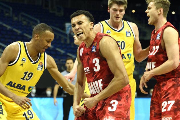 Tyson Ward Wuerzburg jubilation joy, BBL, Alba Berlin vs s Oliver Wuerzburg, at Mercedes Benz Arena, 24 01 21, GER, Berlin, 24 01 21, BBL, Alba vs s Oliver Wuerzburg Berlin Copyright: xUwexKoch xEibner-Pressefotox EP_ukh