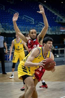 Basketball Berlin 24 01 2021 Season 2020 2021 BBL easyCredit BBL Alba Berlin vs s Oliver WÂ¸rzburg Simone Fontecchio Alba Berlin, No 20 Cameron Hunt WÂ¸rzburg, No 24