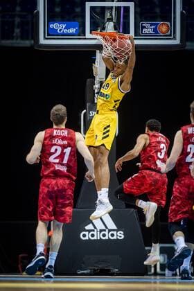 Basketball Berlin 24 01 2021 Season 2020 2021 BBL easyCredit BBL Alba Berlin vs s Oliver WÂ¸rzburg Louis Olinde Alba Berlin, No 19 Tyson Ward WÂ¸rzburg, No 03 Florian Koch WÂ¸rzburg, No 21