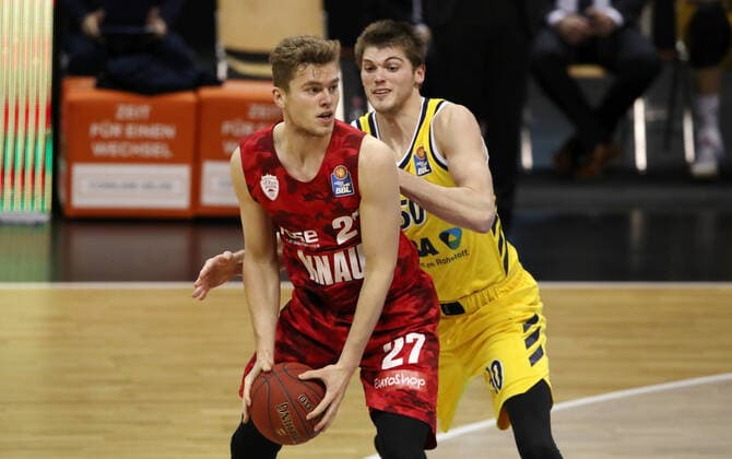 Jonas Weitzel, Ben Lammers action game scene duel sports basketball BBL Bundesliga men season 2020 2021 24 01 2021 ALBA Berlin vs s Oliver Würzburg