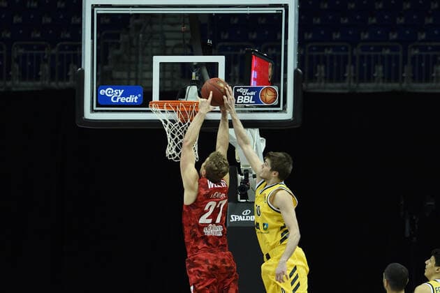 Jonas Weitzel Wuerzburg, BBL, Alba Berlin vs s Oliver Wuerzburg, at Mercedes Benz Arena, 24 01 21, GER, Berlin, 24 01 21, BBL, Alba vs s Oliver Wuerzburg Berlin Copyright: xUwexKoch xEibner-Pressefotox EP_ukh