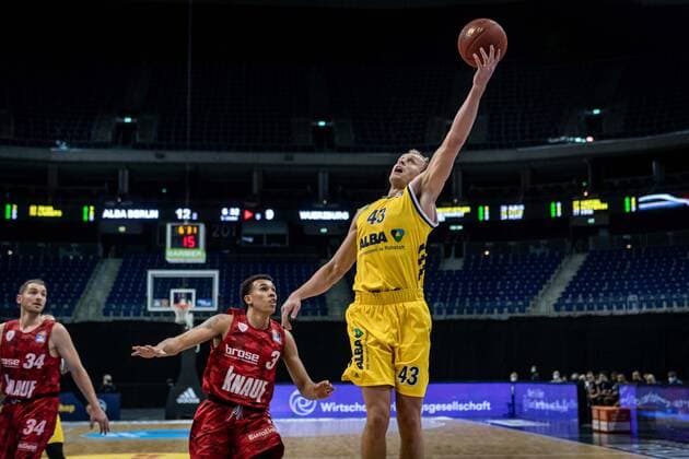 Basketball Berlin 24 01 2021 Season 2020 2021 BBL easyCredit BBL Alba Berlin vs s Oliver Würzburg Luke Sikma Alba Berlin, No 43 Tyson Ward Würzburg, No 03