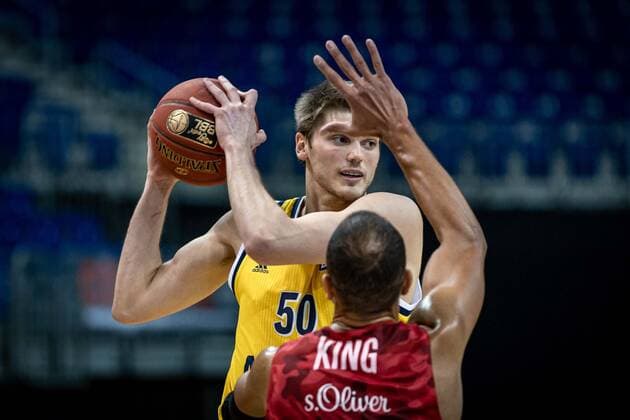 Basketball Berlin 24 01 2021 Season 2020 2021 BBL easyCredit BBL Alba Berlin vs s Oliver Würzburg Ben Lammers Alba Berlin, No 50 Alex King Würzburg, No 77