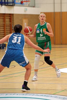 24 01 2021, xovx, Basketball Damen 1 Bundesliga, BC Pharmaserv Marburg SNP Bascats Heidelberg v l Fallyn Freije SNP BasCats USC Heidelberg , Marie Bertholdt BC Pharmaserv Marburg Marburg Sporthalle Georg Gaßmann Stadion Hessen Deutschland DE