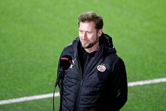 EMMEN, 26-01-2021, Stadium Oude Meerdijk, football, season 2020 2021, Eredivisie. PSV trainer coach Lars Kornetka at ESPN camera before the game Emmen - PSV Emmen - PSV  x10586301x Copyright: