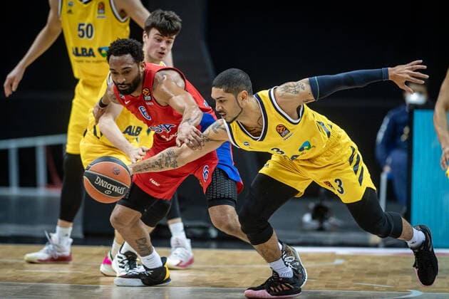 Basketball Berlin 27 01 2021 Season 2020 2021 Euroleague Regualar Season Alba Berlin vs ZSKA Moscow Peyton Siva Alba Berlin, No 03 Darrun Hilliard Moscow, No 06