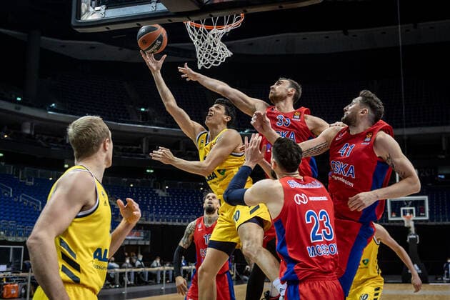 Basketball Berlin 27 01 2021 Season 2020 2021 Euroleague Regualar Season Alba Berlin vs ZSKA Moscow Simone Fontecchio Alba Berlin, No 20 Nikola Milutinov Moscow, No 33 Tornike Shengelia Moscow, No 23 Nikita Kurbanov Moscow, No 41 Luke Sikma Alba Berlin, No 43 li