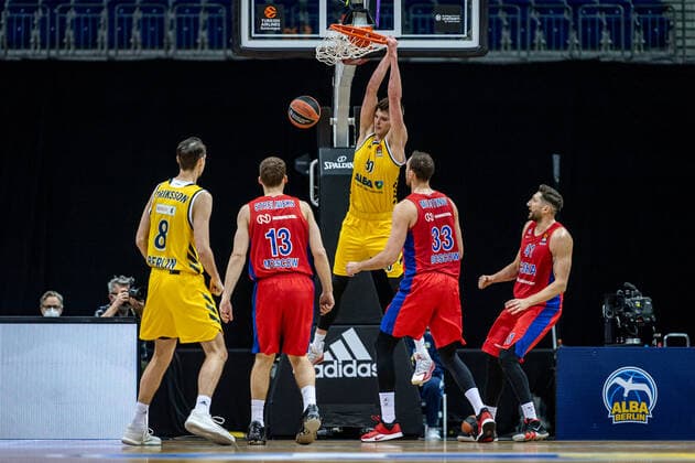 Basketball Berlin 27 01 2021 Season 2020 2021 Euroleague Regualar Season Alba Berlin vs ZSKA Moscow Ben Lammers Alba Berlin, No 50 Nikola Milutinov Moscow, No 33 Janis Strelnieks Moscow, No 13