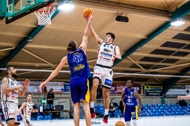 Martin Jelic 4 BSW Sixers , Daniel Mayr 42 EN Baskets Schwelm during the 2020 21 mens season in the Barmer Bundesliga ProB between BSW Sixers and EN Baskets Schwelm at the Ballsporthalle Sandersdorf on 27 January 2021 in Sandersdorf, Saxony Anhalt, Germany