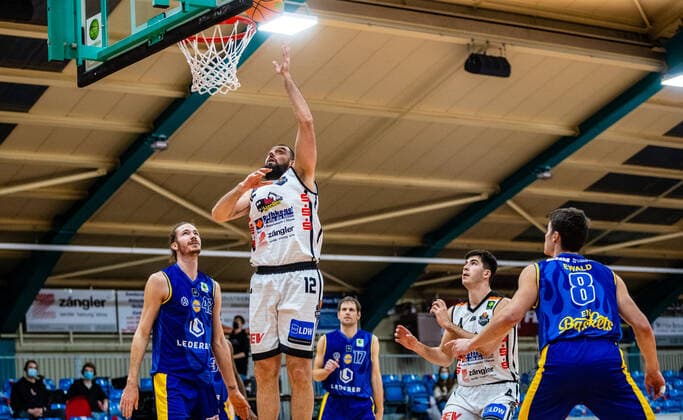 Djordje Pantelic 12 BSW Sixers during the 2020 21 mens season in the Barmer Bundesliga ProB between BSW Sixers and EN Baskets Schwelm at Ballsporthalle Sandersdorf on 27 January 2021 in Sandersdorf, Saxony Anhalt, Germany