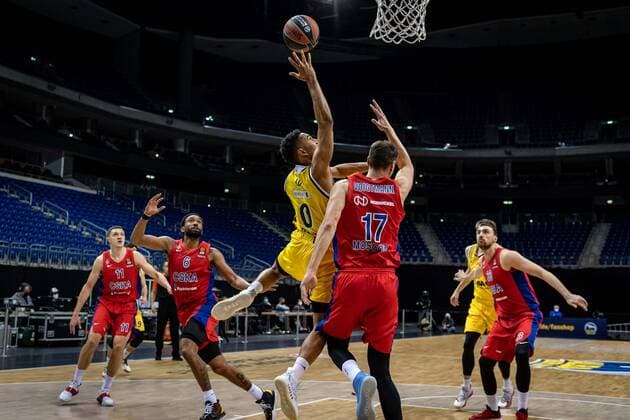 Basketball Berlin 27 01 2021 Season 2020 2021 Euroleague Regular Season Alba Berlin vs ZSKA Moscow Maodo Lo Alba Berlin, No 00 Johannes Voigtmann Moscow, No 17