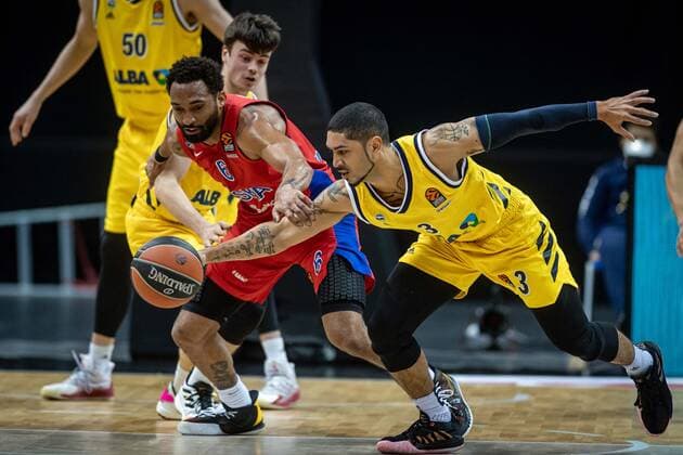 Basketball Berlin 27 01 2021 Season 2020 2021 Euroleague Regular Season Alba Berlin vs ZSKA Moscow Peyton Siva Alba Berlin, No 03 Darrun Hilliard Moscow, No 06
