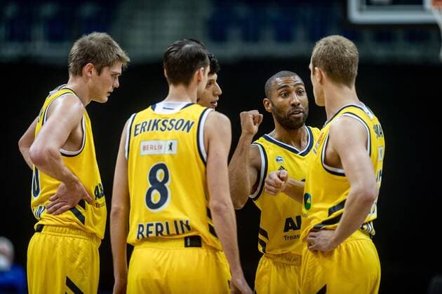 Basketball Berlin 27 01 2021 Season 2020 2021 Euroleague Regular Season Alba Berlin vs ZSKA Moscow Jayson Granger Alba Berlin, No 33 Luke Sikma Alba Berlin, No 43 re Simone Fontecchio Alba Berlin, No 20 hi Marcus Eriksson Alba Berlin, No 08 Ben Lammers Alba Berlin, No 50 li