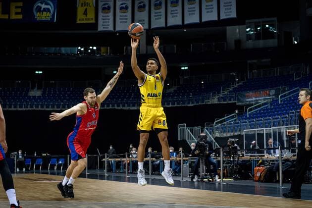 Basketball Berlin 27 01 2021 Season 2020 2021 Euroleague Regular Season Alba Berlin vs ZSKA Moscow Maodo Lo Alba Berlin, No 00 Janis Strelnieks Moscow, No 13