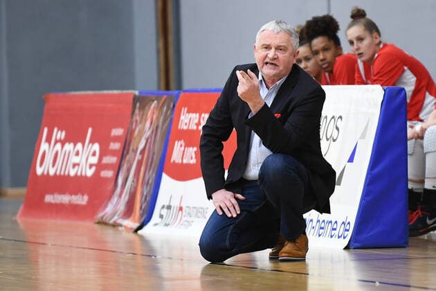 Basketball Women 1 Bundesliga 11 Matchday Herner TC BC Pharmaserv Marburg on 27 01 2021 in the H2K Arena in Herne Marek Piotrowski coach head coach Herne xHDx