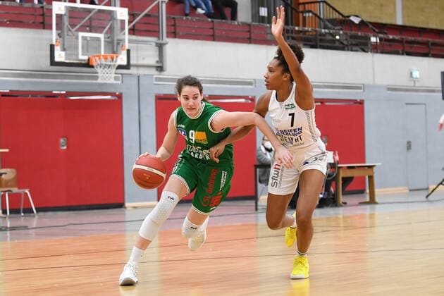 Basketball Women 1 Bundesliga 11 Matchday Herner TC BC Pharmaserv Marburg on 27 01 2021 in the H2K Arena in Herne Lisa Kiefer Marburg , left Dayna Rouse Herne , right xHDx