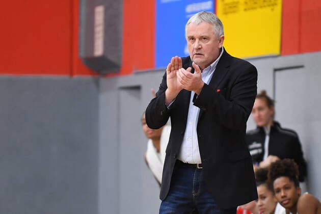 Basketball Women 1 Bundesliga 11 Matchday Herner TC BC Pharmaserv Marburg on 27 01 2021 in the H2K Arena in Herne Marek Piotrowski coach head coach Herne xHDx