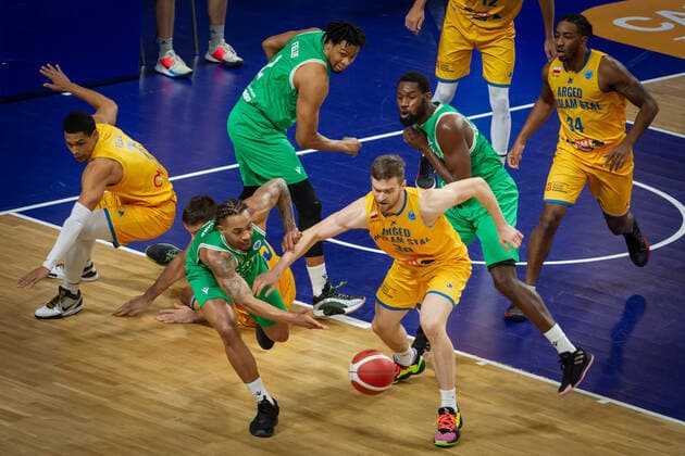 2021.01.28 Wloclawek, Koszykowka, FIBA Europe Cup, Sezon 2020 2021 Grupa C, mecz Arged BMSlam Stal Ostrow Wielkopolski - Sporting CP Lizbona N z Jakub Garbacz (Stal nr 30) Chris Smith (Stal nr 34) Trey Kell (Stal nr 7) John Fields (Sporting nr 2) Travante Williams (Sporting nr 0) Joao Fernandes (Sporting nr 13) Foto Piotr Kieplin PressFocus 2021.01.28 Wloclawek, FIBA Europe Cup, Sezon 2020 2021 Regular Season Group C, game Arged BMSlam Stal Ostrow Wielkopolski - Sporting CP Lizbona Jakub Garbacz (Stal nr 30) Chris Smith (Stal nr 34) Trey Kell (Stal nr 7) John Fields (Sporting nr 2) Travante Williams (Sporting nr 0) Joao Fernandes (Sporting nr 13) Credit: Piotr Kieplin PressFocus NEWSPIX.PL --- Newspix.pl  20210128PF_PK004