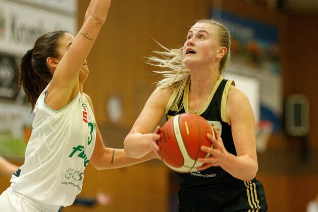 Goettingen, Germany 28 January 2021 1 DBBL 2020 2021 flippo Baskets BG 74 vs TK Hannover v li in duel Ivana Blazevic Goettingen and Hannah Brown Hannover Hall I at FKG Niedersachsen Copyright: xFotostandx xMattheyx