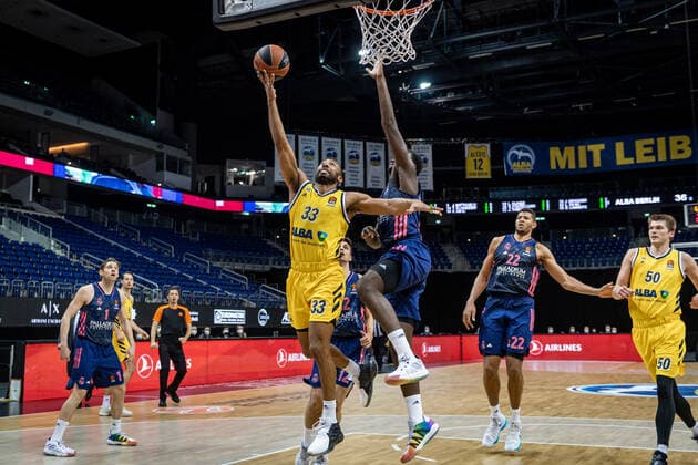 Basketball Berlin 29 01 2021 Season 2020 2021 Euroleague Regualar Season Alba Berlin vs Real Madrid Jayson Granger Alba Berlin, No 33 Usman Garuba Real Madrid, No 16