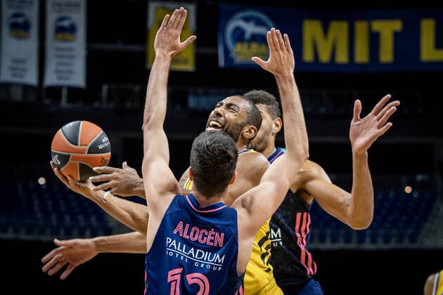 Basketball Berlin 29 01 2021 Season 2020 2021 Euroleague Regualar Season Alba Berlin vs Real Madrid Jayson Granger Alba Berlin, No 33 Carlos Alocen Real Madrid, No 12 Walter Tavares Real Madrid, No 22 hi