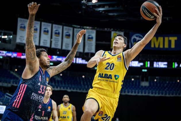 Basketball Berlin 29 01 2021 Season 2020 2021 Euroleague Regualar Season Alba Berlin vs Real Madrid Simone Fontecchio Alba Berlin, No 20 Trey Thompkins Real Madrid, No 33
