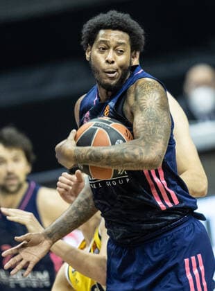 Basketball Euroleague, Alba Berlin Real Madrid, Main Round, 23 Matchday, Mercedes Benz Arena Trey Thompkins of Real Madrid holds the ball ALBA Berlin Real Madrid