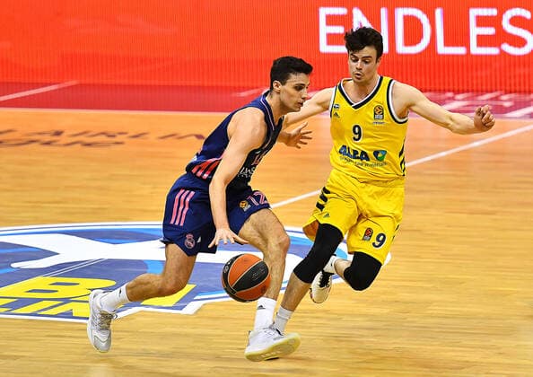 29 01 2021, xlakx, Basketball EuroLeague, Alba Berlin Real Madrid emspor, v l Carlos Alocen Arrondo Real Madrid, No 12 ,Jonas Mattisseck Alba Berlin, No 09 Berlin