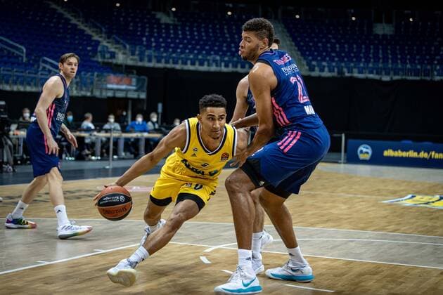 Basketball Berlin 29 01 2021 Season 2020 2021 Euroleague Regualar Season Alba Berlin vs Real Madrid Maodo Lo Alba Berlin, No 00 Walter Tavares Real Madrid, No 22