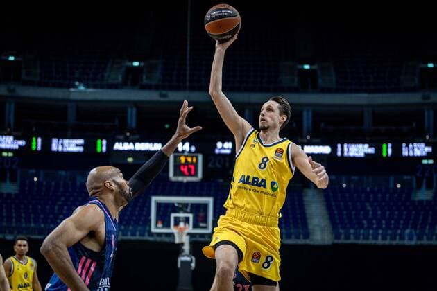Basketball Berlin 29 01 2021 Season 2020 2021 Euroleague Regualar Season Alba Berlin vs Real Madrid Marcus Eriksson Alba Berlin, No 08 Alex Tyus Real Madrid, No 07
