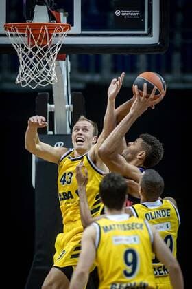 Basketball Berlin 29 01 2021 Season 2020 2021 Euroleague Regualar Season Alba Berlin vs Real Madrid Walter Tavares Real Madrid, No 22 Luke Sikma Alba Berlin, No 43 Louis Olinde Alba Berlin, No 19