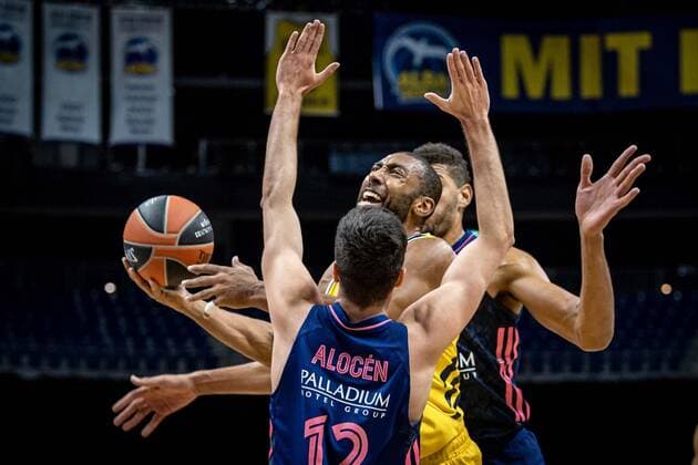 Basketball Berlin 29 01 2021 Season 2020 2021 Euroleague Regualar Season Alba Berlin vs Real Madrid Jayson Granger Alba Berlin, No 33 Carlos Alocen Real Madrid, No 12