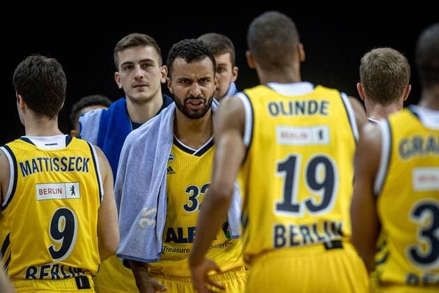 Basketball Berlin 29 01 2021 Season 2020 2021 Euroleague Regualar Season Alba Berlin vs Real Madrid Johannes Thiemann Alba Berlin, No 32 Louis Olinde Alba Berlin, No 19