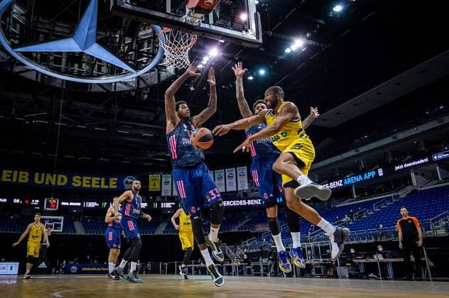 Basketball Berlin 29 01 2021 Season 2020 2021 Euroleague Regualar Season Alba Berlin vs Real Madrid Jayson Granger Alba Berlin, No 33 Jeffery Taylor Real Madrid, No 44 Trey Thompkins Real Madrid, No 33