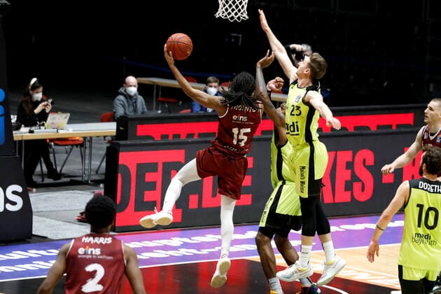 30 01 2021, easyCredit Basketball Bundesliga, BBL, season 2020 2021, men, Chemnitz Niners Medi Bayreuth Marcus Thornton, Niners Chemnitz, David Walker, Medi Bayreuth Chemnitz Messe Chemnitz Sachsen Germany