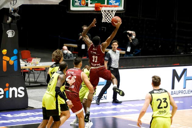 30 01 2021, easyCredit Basketball Bundesliga, BBL, season 2020 2021, men, Chemnitz Niners Medi Bayreuth Isiaha Mike, Niners Chemnitz Chemnitz Fair Chemnitz Saxony Germany