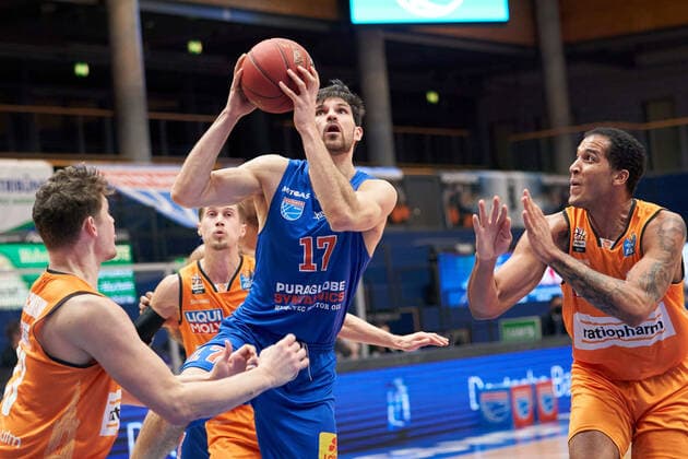 Syntainics MBC Ratiopharm Ulm, Basketball, Bundesliga, Men, 15 Matchday, 30 01 2021, v l Patrick Heckmann Ulm, 33 , Aleksandar Marelja MBC, 17 , Isaiah Wilkins Ulm, 11 Syntainics MBC ratiopharm ulm, Basketball, Bundesliga, Men, 15 Matchday, 30 01 2021, Weissenfels Copyright: xSchulz Eibner-Pressefotox ep_esz