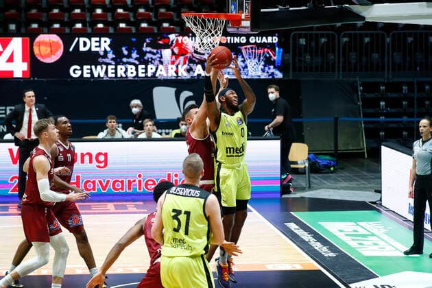 15 Matchday of the easyCredit BBL Basketball Bundesliga at Messe Chemnitz Season 2020 2021 NINERS Chemnitz vs Medi Bayreuth Dererk Pardon Medi Bayreuth 0 right Filip Stanic NINERS Chemnitz 65 left