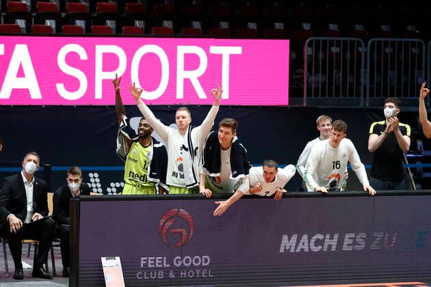 15 Matchday of the easyCredit BBL Basketball Bundesliga at Messe Chemnitz Season 2020 2021 NINERS Chemnitz vs Medi Bayreuth Medi Spiler JUbeln on the bench