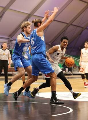 30 01 2021 Basketball Saison 2019 2020 2 Bundesliga Pro A 18 Spieltag Nürnberg Falcons Basketball Club NBC PS Karlsruhe LIONS DaMa Antonio Pilipovic 7, PS Karlsruhe Lions Adam Pechacek 8, PS Karlsruhe Lions Tra Holder 0, Nürnberg Falcons BC NBC