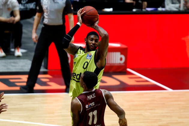 30 01 2021, easyCredit Basketball Bundesliga, BBL, season 2020 2021, men, Chemnitz Niners Medi Bayreuth Dererk Pardon, Medi Bayreuth Chemnitz Fair Chemnitz Saxony Germany