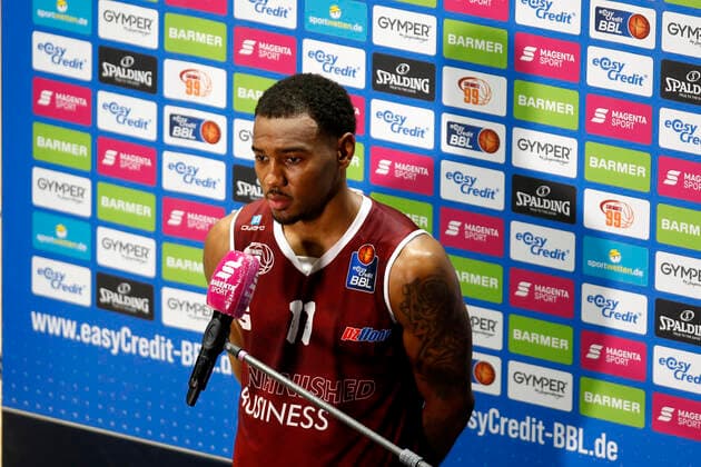30 01 2021, easyCredit Basketball Bundesliga, BBL, season 2020 2021, men, Chemnitz Niners Medi Bayreuth Isiaha Mike, Niners Chemnitz Chemnitz Fair Chemnitz Saxony Germany