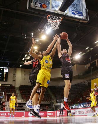 Ludwigsburg , Basketball easyCredit BBL Bundesliga , MHP RIESEN Ludwigsburg vs JobStairs GIESSEN 46ers , from left John Bryant Giessen Desi Rodriguez Giants Scottie James Giessen