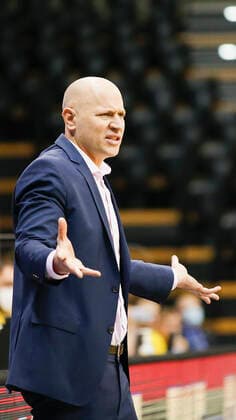 Germany , Oldenburg , EWE Arena Weser Ems Hallen , 30 01 2021, emspor, emonline, despor, deonline, EWE Baskets Oldenburg vs s Oliver Wuerzburg, easyCredit BBL, 15 matchday picture coach Denis Wucherer s Oliver Wuerzburg is upset Copyright: HMBxMedia JulienxBecker
