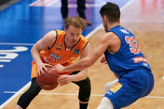Syntainics MBC Ratiopharm Ulm, Basketball, Bundesliga, Men, 15 Matchday, 30 01 2021, v l Per Guenther Ulm, 6 , Roko Rogic MBC, 32 Syntainics MBC ratiopharm ulm, Basketball, Bundesliga, Men, 15 Matchday, 30 01 2021, Weissenfels Copyright: xSchulz Eibner-Pressefotox ep_esz