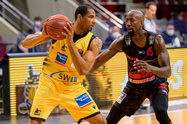 Ludwigsburg, Germany 30 January 2021 BBL 20 21 MHP Riesen Ludwigsburg vs JobStairs Giessen 46ers v li Tremmell Darden Ludwigsburg , Brandon Bowman Giessen Ludwigsburg MHP Arena Baden Württemberg Germany.