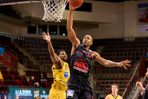 Ludwigsburg, Germany 30 January 2021 BBL 20 21 MHP Riesen Ludwigsburg vs JobStairs Giessen 46ers Yorman Polas Bartolo Ludwigsburg , Brandon Thomas Giessen Ludwigsburg MHP Arena Baden Württemberg Germany.